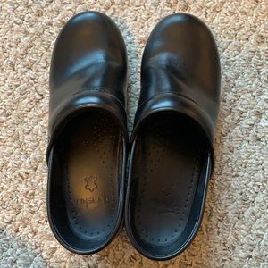 dansko clogs